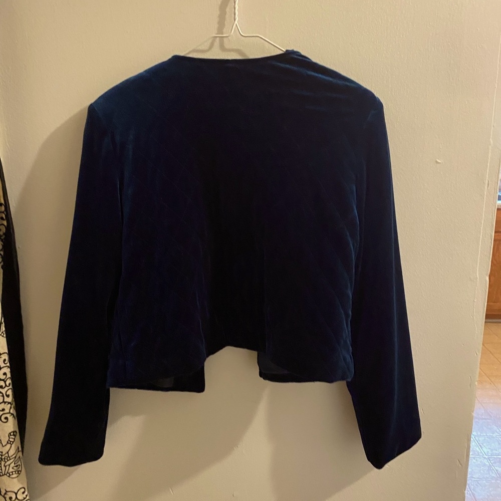 Cropped Blazer - Picture 7 of 11